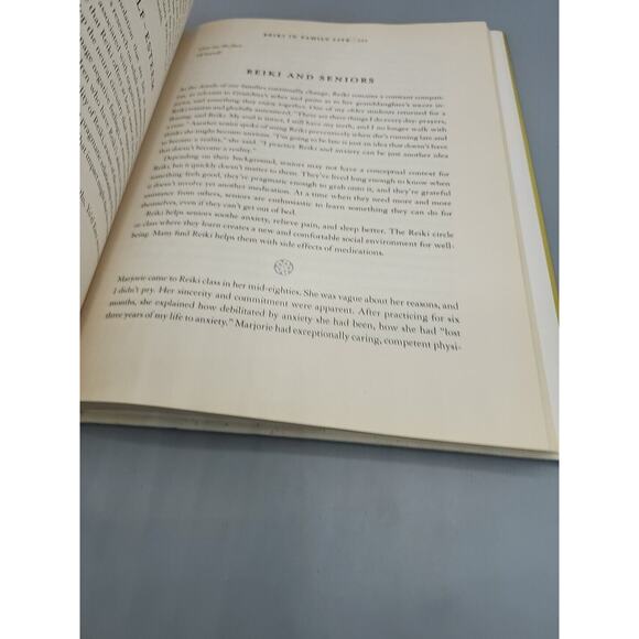 Reiki: A Comprehensive Guide by Miles, Pamela Hardback Dust Cover - Picture 8 of 11